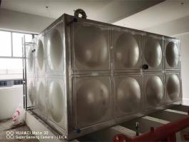 白鯨項(xiàng)目不銹鋼水箱安裝完成！